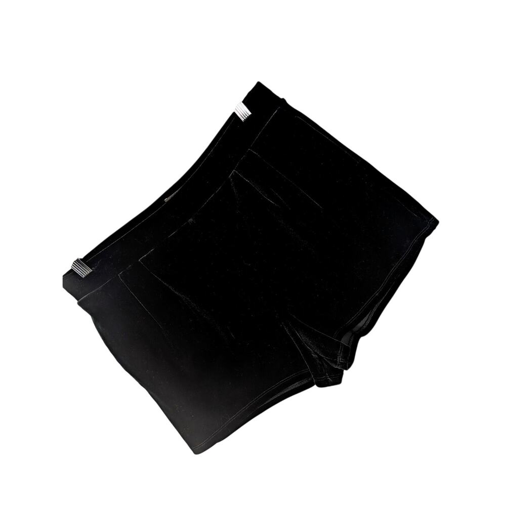 NWOT! EXPRESS! RICH BLACK STRETCH VELVET, PLEATED FRONT MINI SHORTS! SZ M